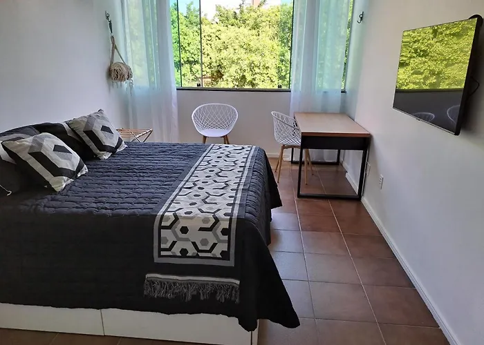 Studio 109-Comfortable, Practical, Great Location